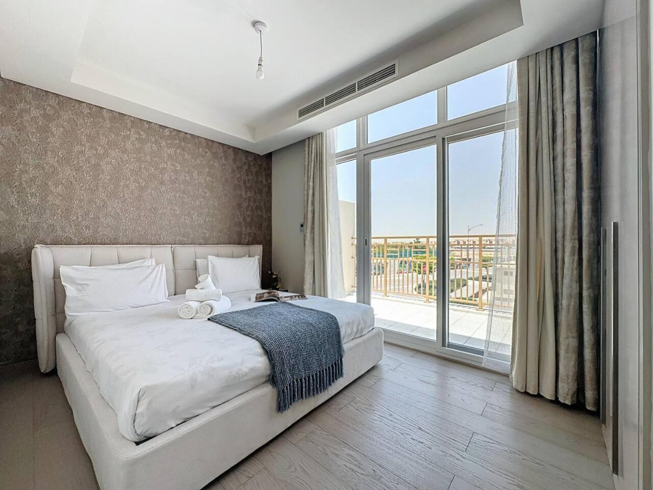 Key View - Aquilegia Villa, Damac Hills Dubai Buitenkant foto