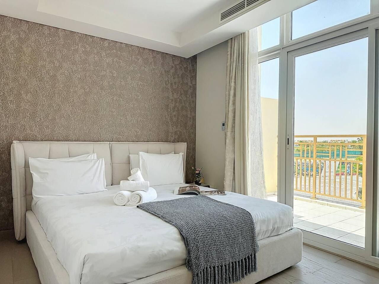 Key View - Aquilegia Villa, Damac Hills Dubai Buitenkant foto